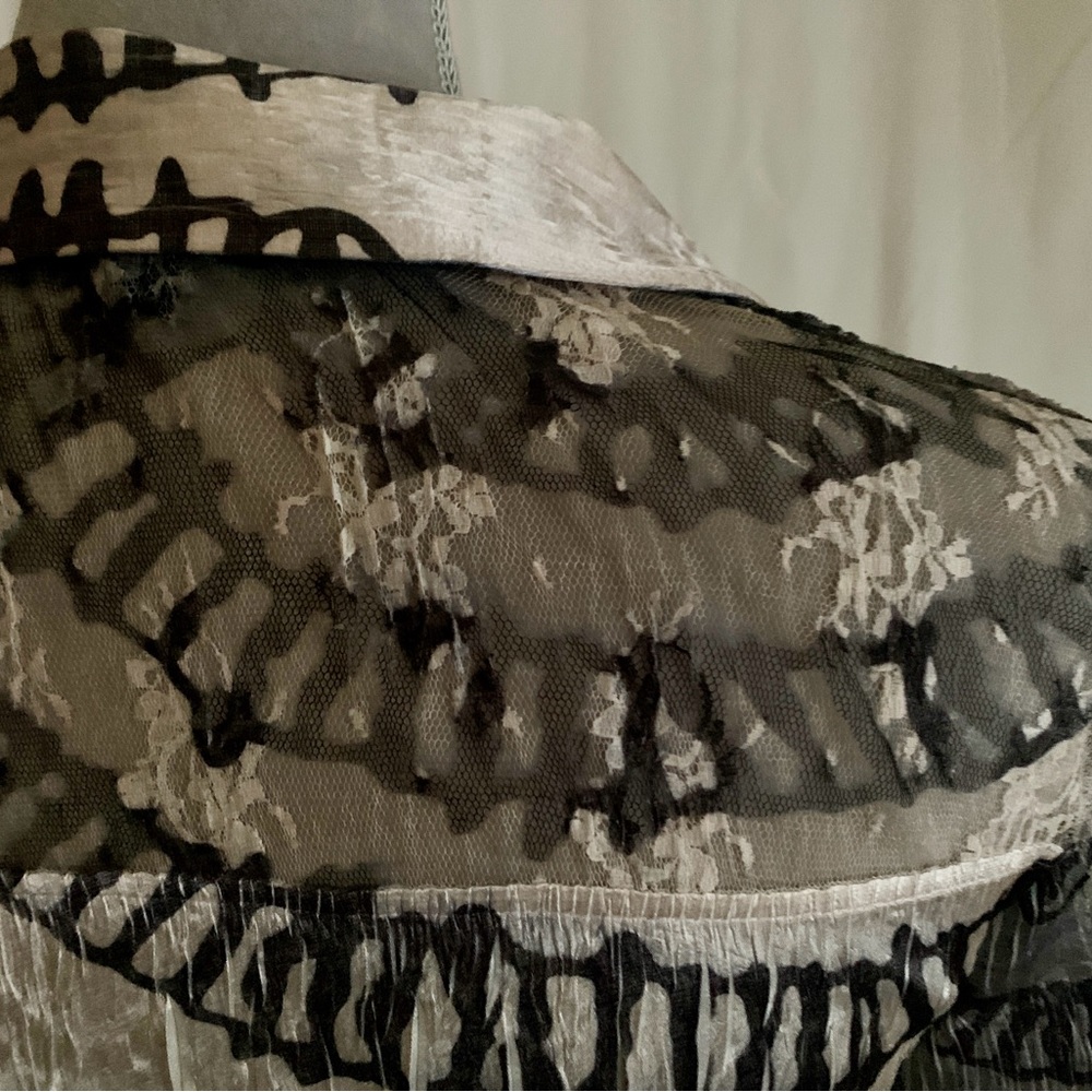 Komarov pleated print top, lace insets, point collar, 3/4 bell sleeve, sz Small - Picture 2 of 8